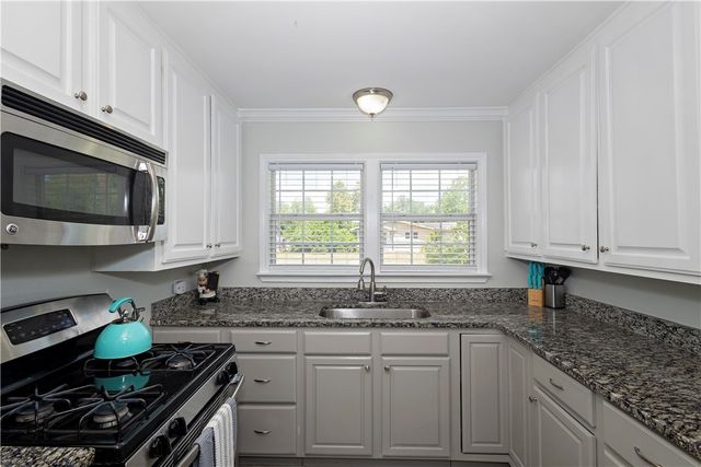 1325 Ray Dr, Corpus Christi, TX 78411