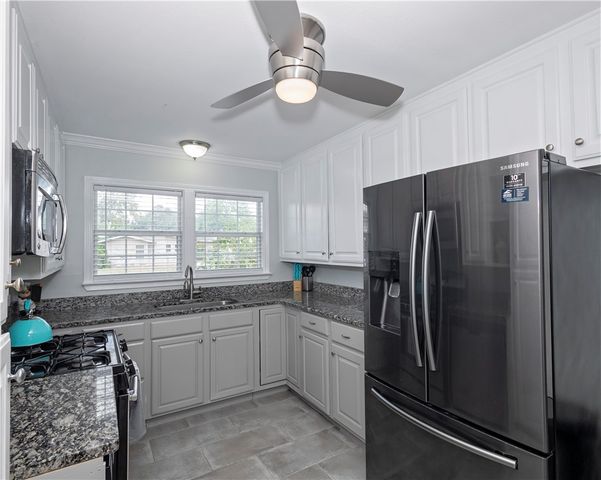 1325 Ray Dr, Corpus Christi, TX 78411