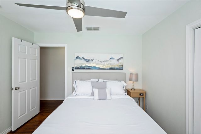 1325 Ray Dr, Corpus Christi, TX 78411