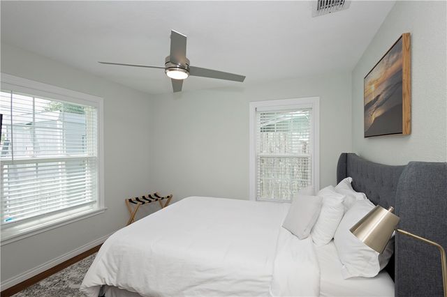 1325 Ray Dr, Corpus Christi, TX 78411