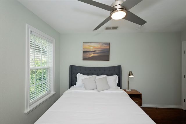 1325 Ray Dr, Corpus Christi, TX 78411