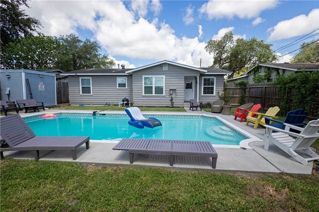 1325 Ray Dr, Corpus Christi, TX 78411