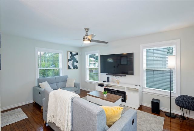 1325 Ray Dr, Corpus Christi, TX 78411