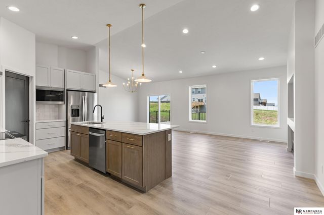 9515 S 81st Street, Lincoln, NE 68516