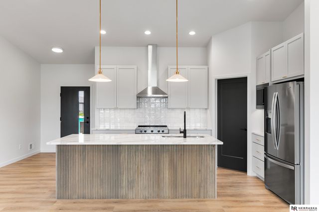 9515 S 81st Street, Lincoln, NE 68516