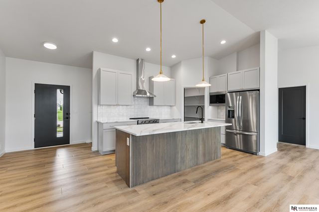 9515 S 81st Street, Lincoln, NE 68516