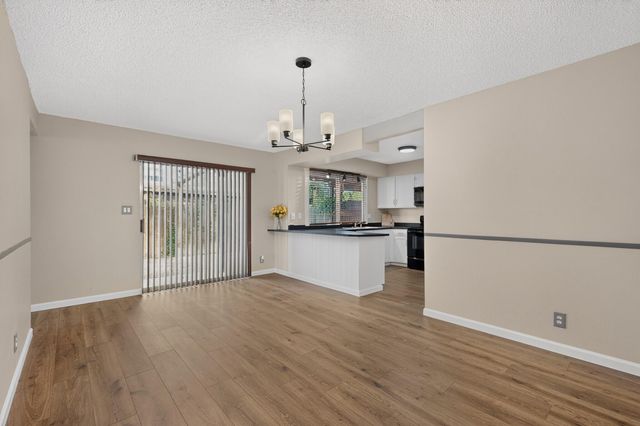 37 Calle Arroyo Seco NW, Albuquerque, NM 87120