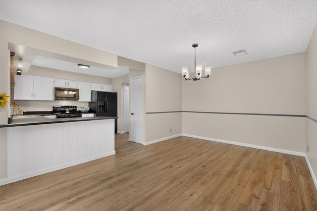 37 Calle Arroyo Seco NW, Albuquerque, NM 87120