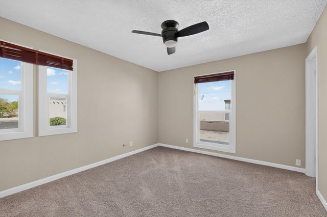 37 Calle Arroyo Seco NW, Albuquerque, NM 87120