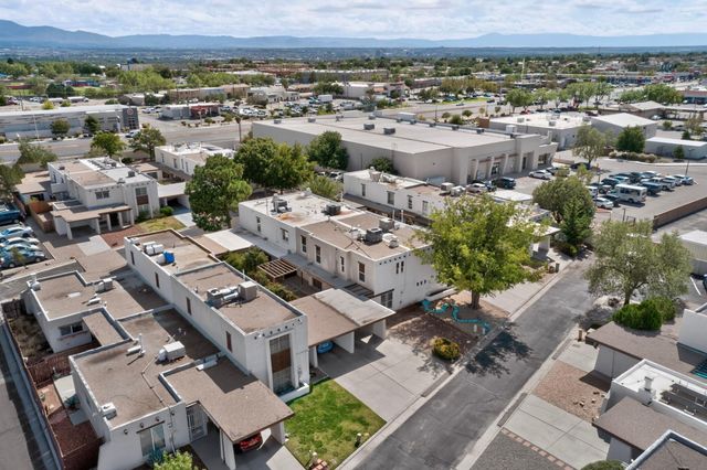 37 Calle Arroyo Seco NW, Albuquerque, NM 87120