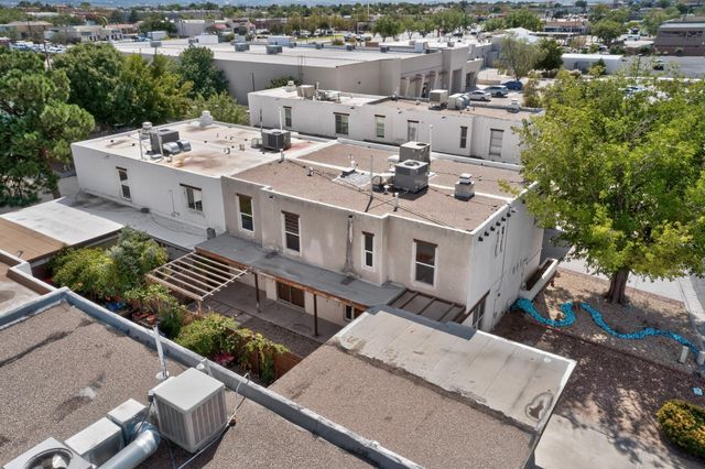 37 Calle Arroyo Seco NW, Albuquerque, NM 87120