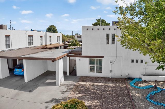 37 Calle Arroyo Seco NW, Albuquerque, NM 87120