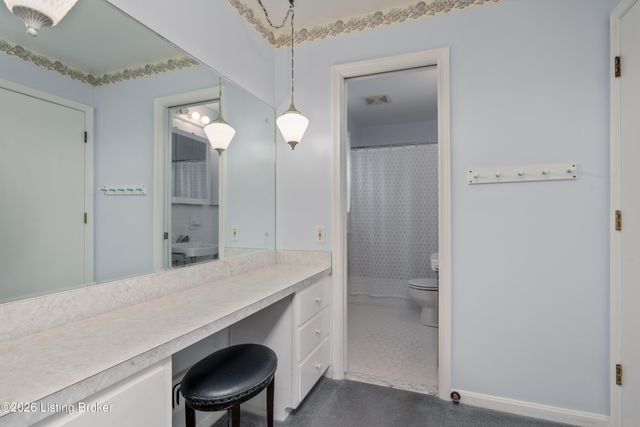 210 Dunbar Pl, Douglass Hills, KY 40243