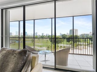 20379 W Country Club Dr 536, Aventura, FL 33180
