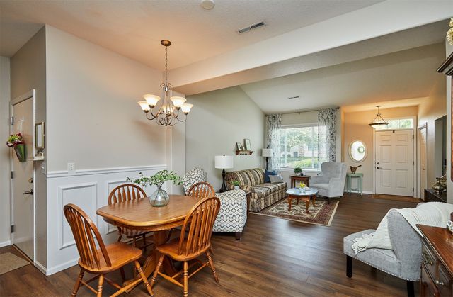 280 S 79th Street 1302, West Des Moines, IA 50266