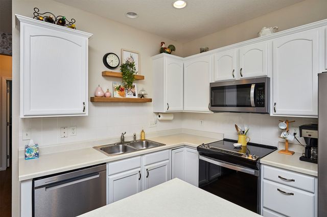 280 S 79th Street 1302, West Des Moines, IA 50266