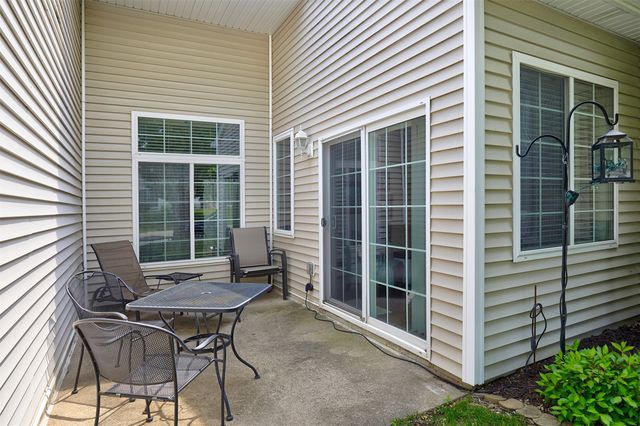 280 S 79th Street 1302, West Des Moines, IA 50266