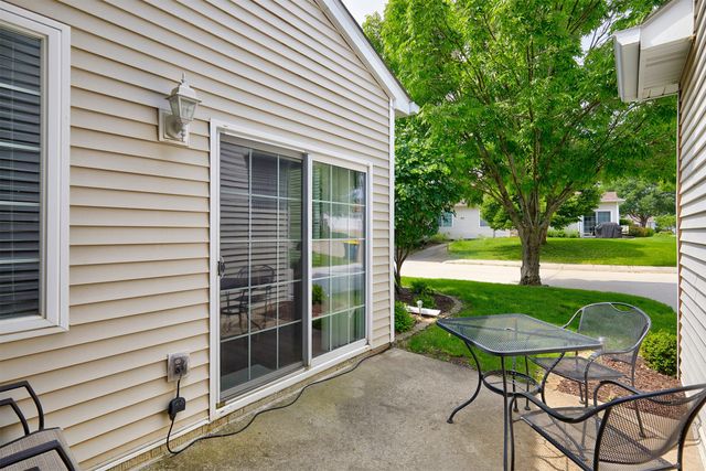 280 S 79th Street 1302, West Des Moines, IA 50266
