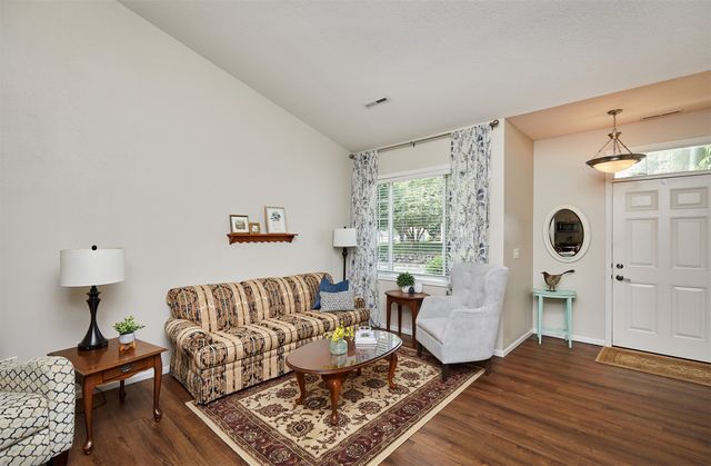 280 S 79th Street 1302, West Des Moines, IA 50266