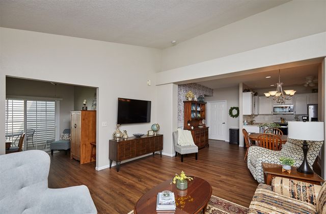 280 S 79th Street 1302, West Des Moines, IA 50266