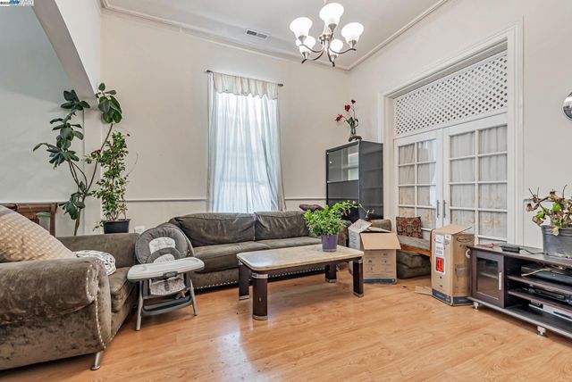 1706-1704 Center St, Oakland, CA 94607