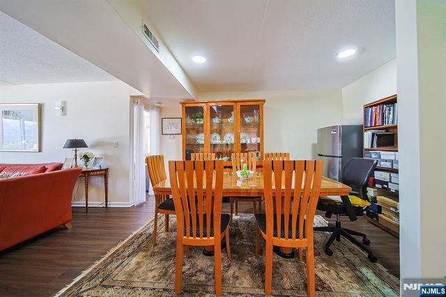 38 Moonachie Road 402, Hackensack, NJ 07601