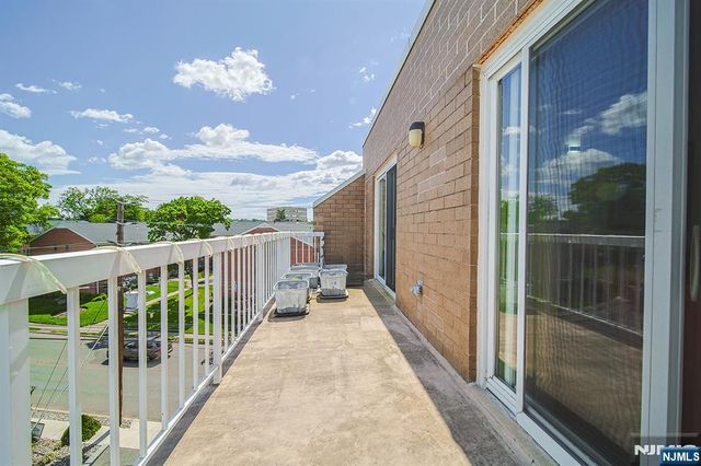 38 Moonachie Road 402, Hackensack, NJ 07601