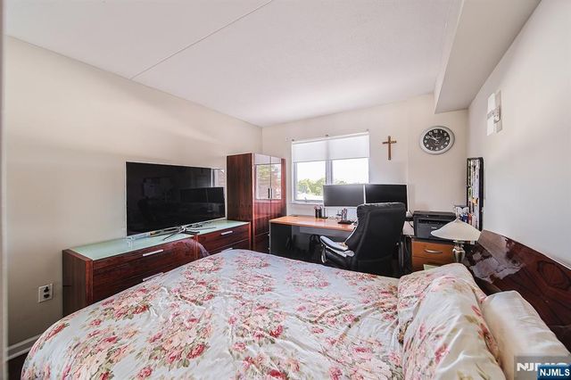 38 Moonachie Road 402, Hackensack, NJ 07601