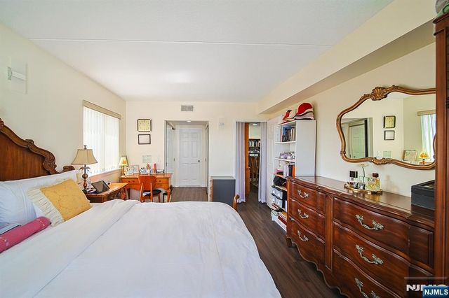 38 Moonachie Road 402, Hackensack, NJ 07601