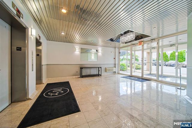 38 Moonachie Road 402, Hackensack, NJ 07601
