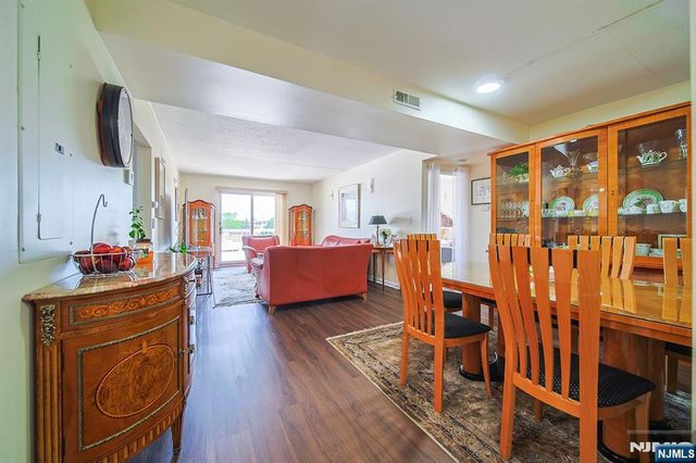 38 Moonachie Road 402, Hackensack, NJ 07601