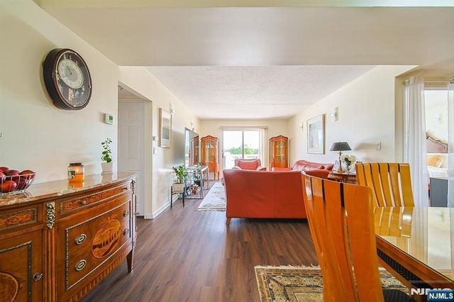 38 Moonachie Road 402, Hackensack, NJ 07601