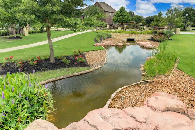 18915 S Bee Cave Springs Circle, Cypress, TX 77433