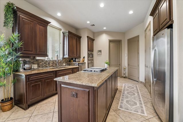 18915 S Bee Cave Springs Circle, Cypress, TX 77433