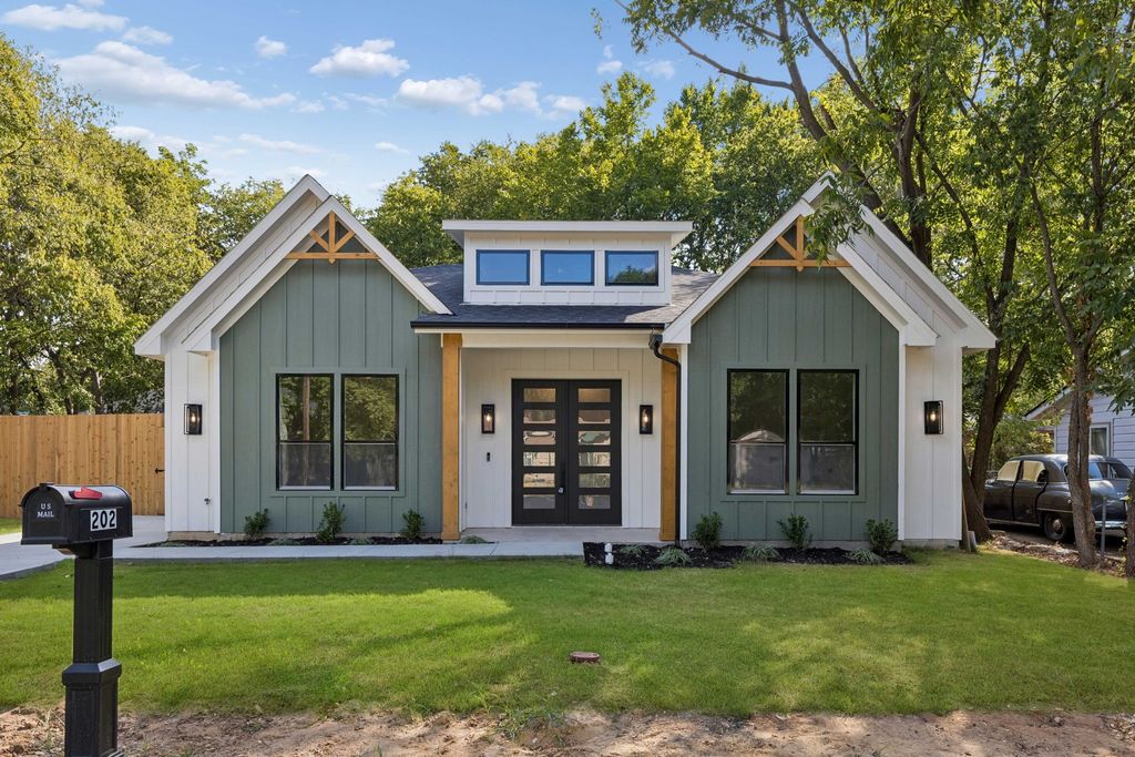202 Rosa Street, Waxahachie, TX 75165 — exterior