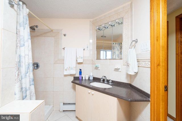 114 W 15TH AVE, Wildwood, NJ 08260