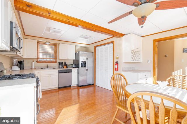 114 W 15TH AVE, Wildwood, NJ 08260