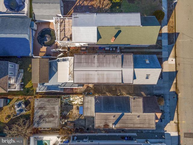 114 W 15TH AVE, Wildwood, NJ 08260