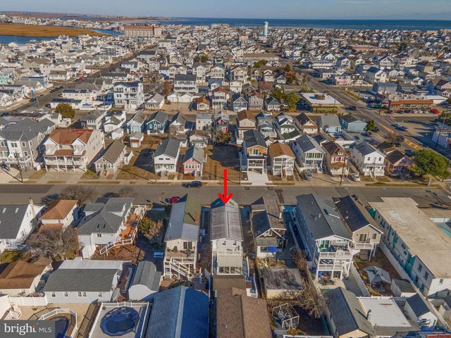 114 W 15TH AVE, Wildwood, NJ 08260