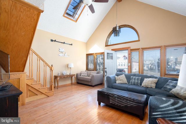 114 W 15TH AVE, Wildwood, NJ 08260