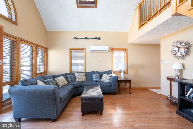 114 W 15TH AVE, Wildwood, NJ 08260