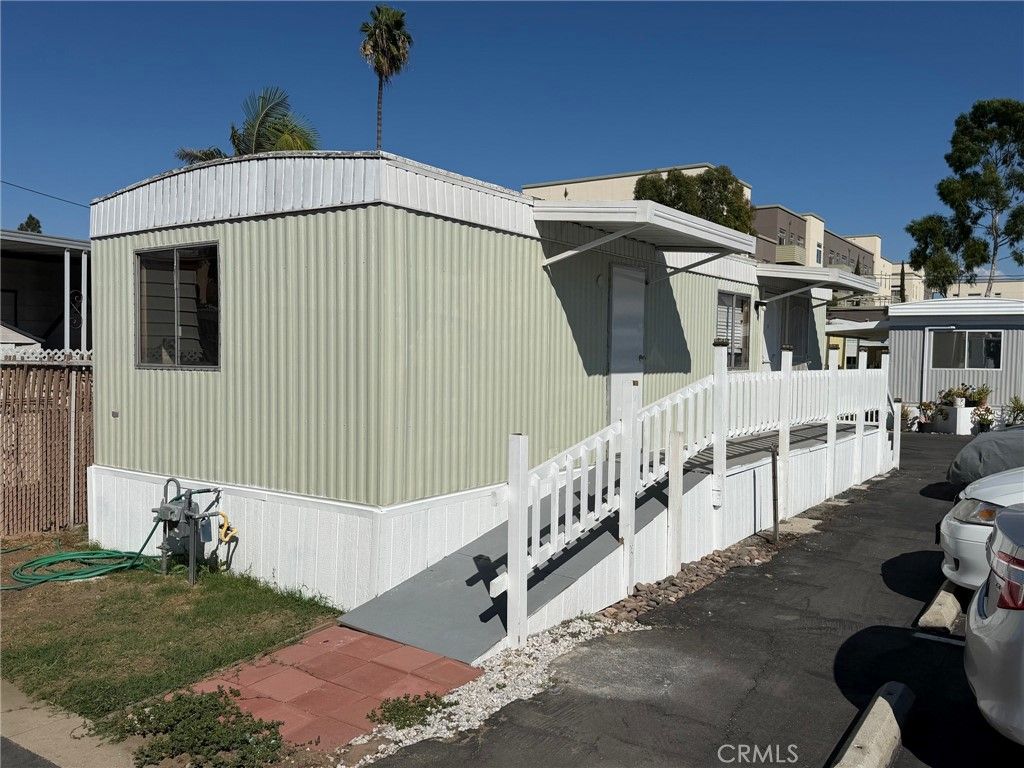 520 E Carson Street 15, Carson, CA 90745 — exterior