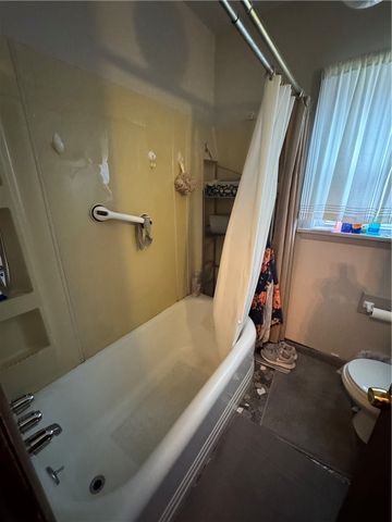 703 Laura St, West Mifflin, PA 15122