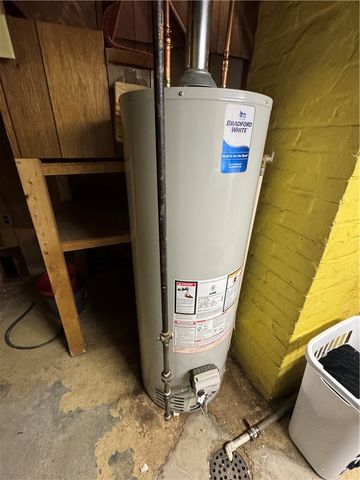 703 Laura St, West Mifflin, PA 15122