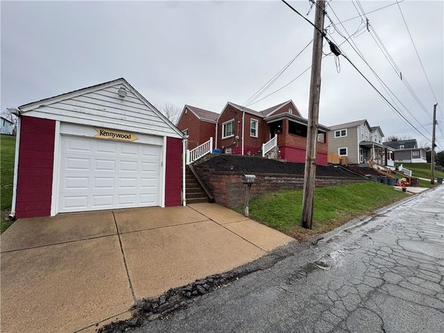 703 Laura St, West Mifflin, PA 15122