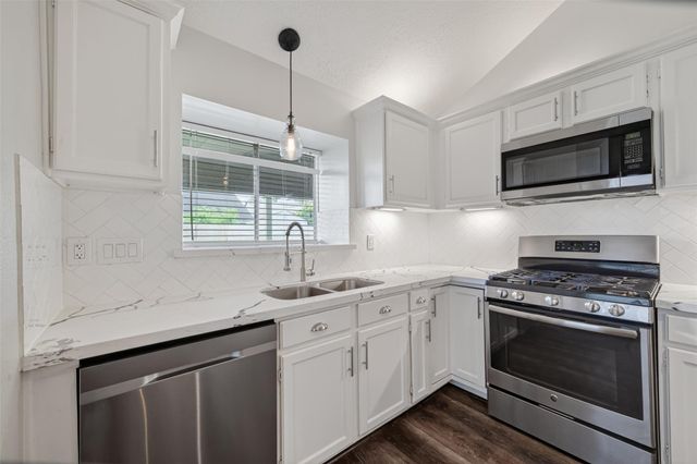 6915 Glen Rosa Drive, Katy, TX 77494