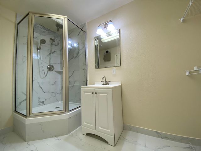 3505 Sage Road 610, Houston, TX 77056