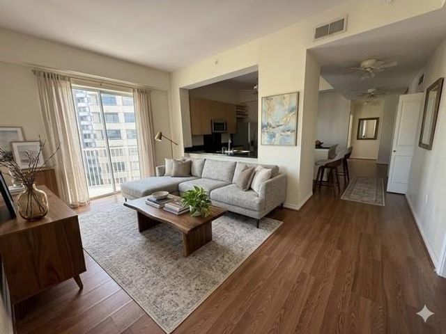 3505 Sage Road 610, Houston, TX 77056