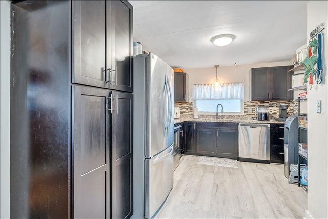 105 Barnett RD, Salem, VA 24153