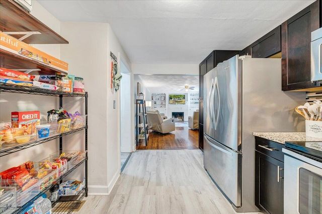 105 Barnett RD, Salem, VA 24153